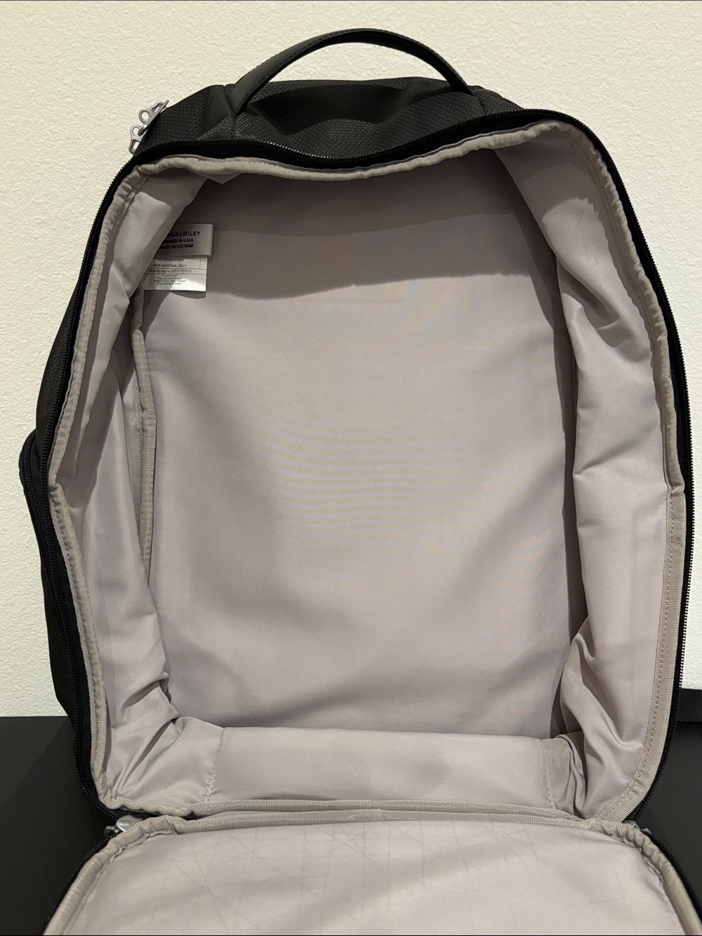 Briggs & Riley @work Medium Cargo Backpack - Excellent Condition - Picture 5 of 10